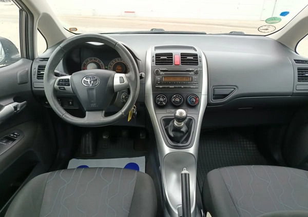 Toyota Auris cena 25900 przebieg: 201250, rok produkcji 2010 z Lębork małe 154